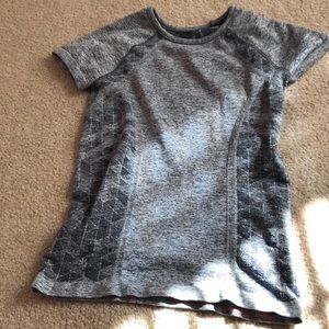 Athleta Girl M/8-10 Tracker Tee